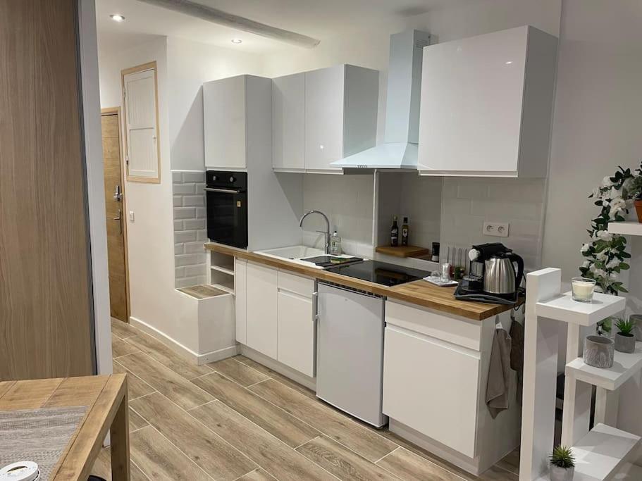 Apartment : Beau En Plein Centre Antibes